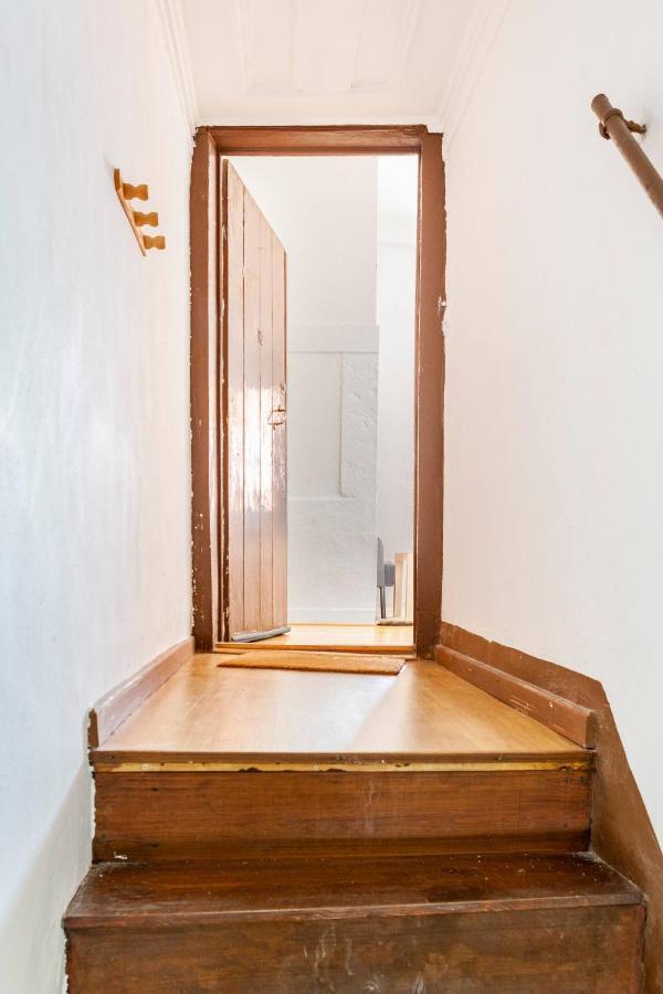 Relax In Lisbon For 4 People With Terrace And Parking Apartment Exterior photo